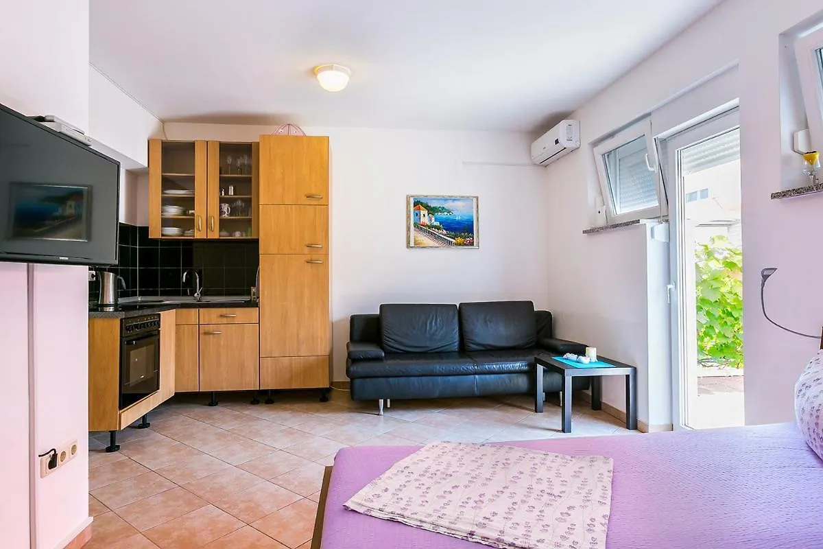 Andrea Studio Medulin 0*,  Croatia